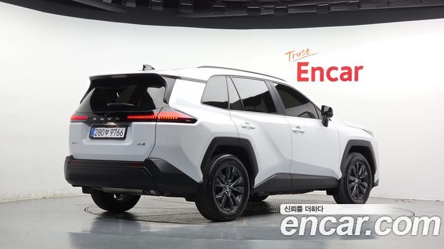 Toyota RAV4 (VI) 2.5 HEV 2WD XLE 2026 — фото 2