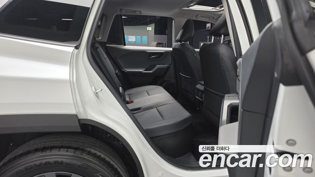Toyota RAV4 (VI) 2.5 HEV 2WD XLE 2026 — фото 11