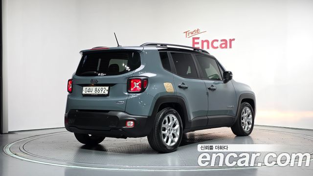 Jeep Renegade 2.4 Longitude High 2017 — фото 2
