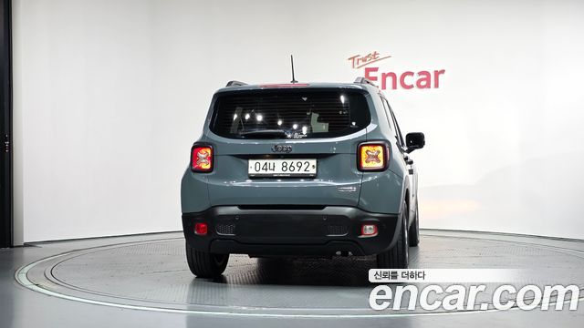 Jeep Renegade 2.4 Longitude High 2017 — фото 4