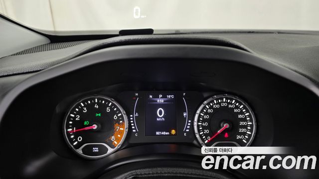 Jeep Renegade 2.4 Longitude High 2017 — фото 8