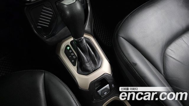 Jeep Renegade 2.4 Longitude High 2017 — фото 9