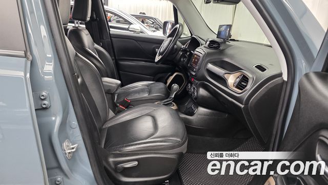 Jeep Renegade 2.4 Longitude High 2017 — фото 11