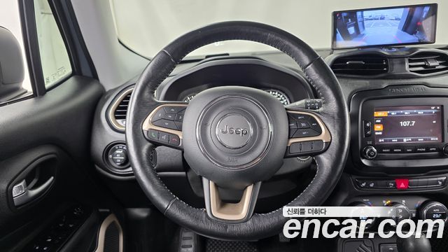 Jeep Renegade 2.4 Longitude High 2017 — фото 13