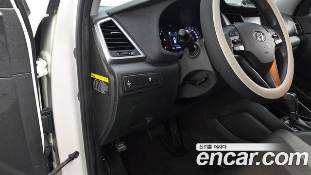 Hyundai Tucson Diesel 1.7 2WD Style 2016 — фото 13