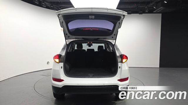 Hyundai Tucson Diesel 1.7 2WD Style 2016 — фото 20