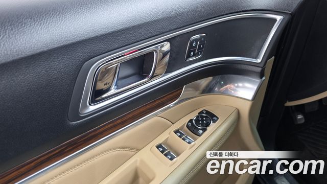 Ford Explorer 2.3 Limited 4WD 5th 2016 — фото 18