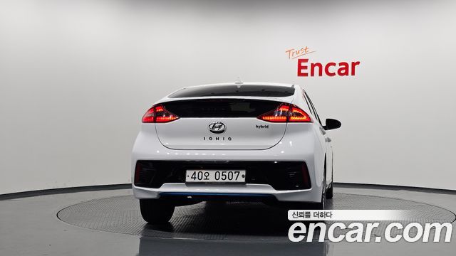Hyundai Ioniq Hybrid Q 2016 — фото 4