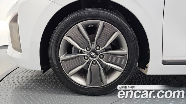 Hyundai Ioniq Hybrid Q 2016 — фото 5