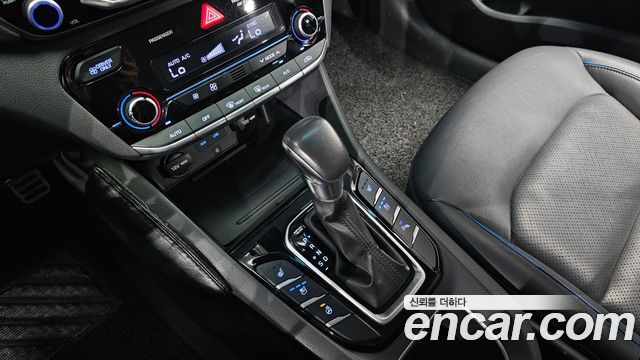 Hyundai Ioniq Hybrid Q 2016 — фото 9