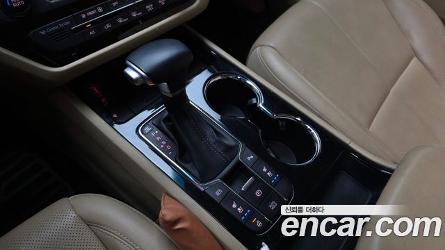 Kia Carnival 9-Seater Noblesse Special 2020 — фото 9