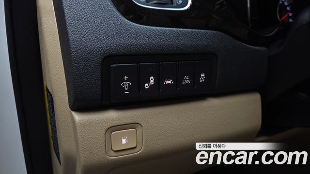 Kia Carnival 9-Seater Noblesse Special 2020 — фото 19
