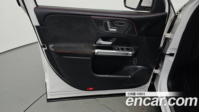 Mercedes-Benz GLB-Class (X247) GLB250 4MATIC 2021 — фото 24