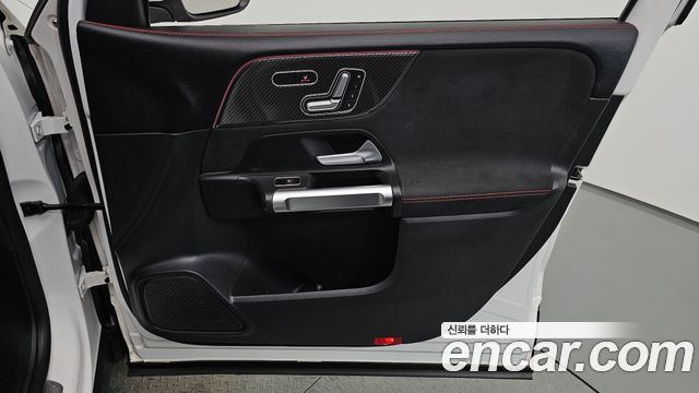 Mercedes-Benz GLB-Class (X247) GLB250 4MATIC 2021 — фото 25
