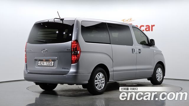 Hyundai Grand Starex Van 3-Seater Smart 2021 — фото 2