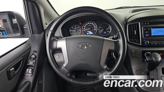 Hyundai Grand Starex Van 3-Seater Smart 2021 — фото 18