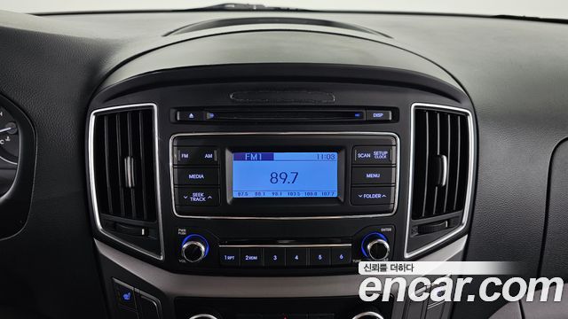 Hyundai Grand Starex Van 3-Seater Smart 2021 — фото 19