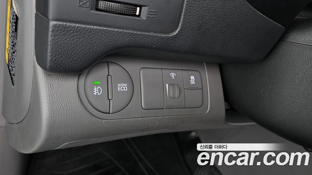 Hyundai Grand Starex Van 3-Seater Smart 2021 — фото 22