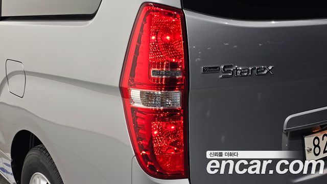 Hyundai Grand Starex Van 3-Seater Smart 2021 — фото 29