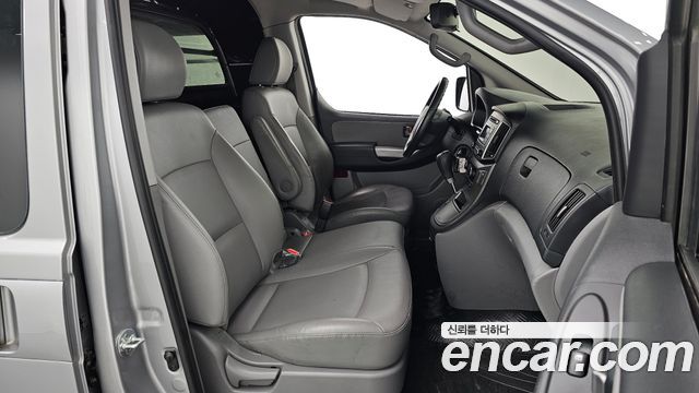 Hyundai Grand Starex Van 3-Seater Smart 2021 — фото 32