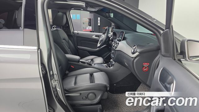 Mercedes-Benz B-Class (W246) B220 2018 — фото 11