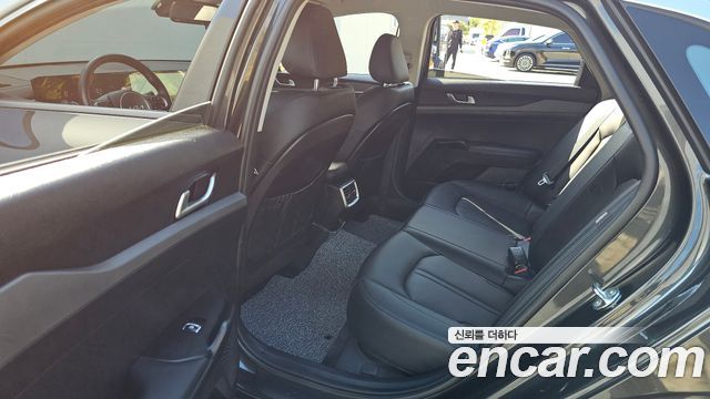 Kia K5 (III) 2.0 LPi Prestige 2025 — фото 12