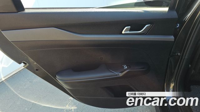 Kia K5 (III) 2.0 LPi Prestige 2025 — фото 25