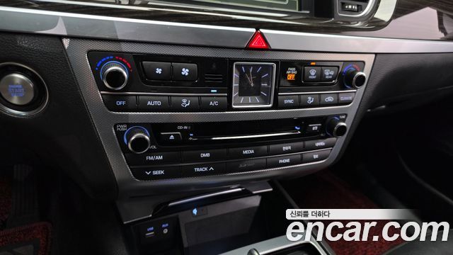 Genesis G80 3.3 GDI AWD Luxury 2018 — фото 16