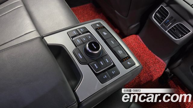 Genesis G80 3.3 GDI AWD Luxury 2018 — фото 18