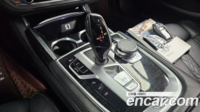 BMW 7 Series (G11) 740Ld xDrive M Sport 2017 — фото 9