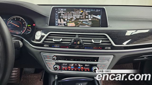BMW 7 Series (G11) 740Ld xDrive M Sport 2017 — фото 12