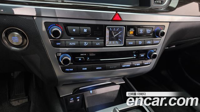 Genesis G80 3.3 GDI AWD Premium Luxury 2017 — фото 16