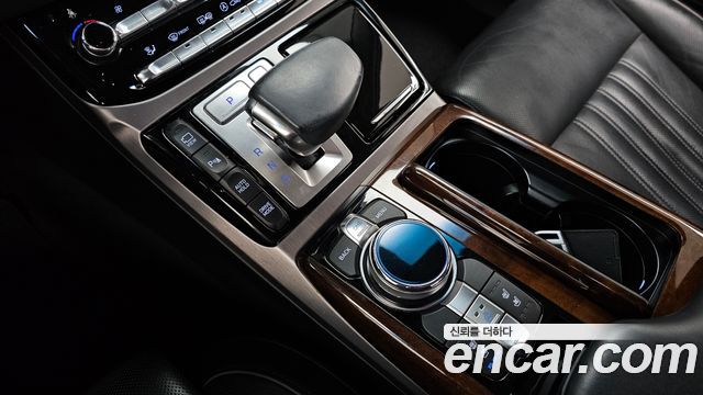 Genesis EQ900 5.0 GDI AWD Prestige 2016 — фото 9
