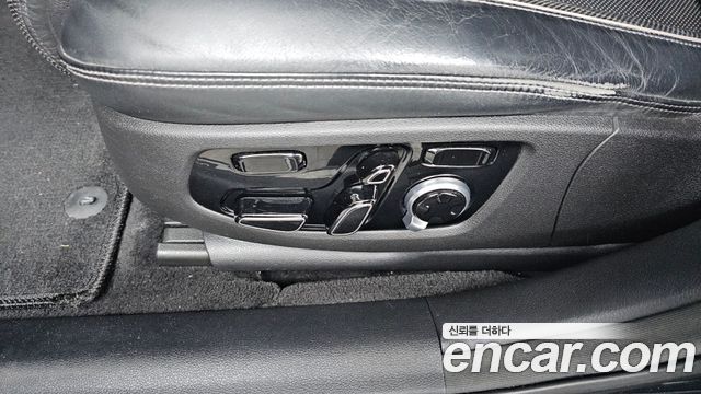 Genesis EQ900 5.0 GDI AWD Prestige 2016 — фото 31