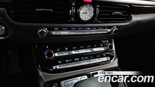 Genesis EQ900 5.0 GDI AWD Prestige 2016 — фото 34
