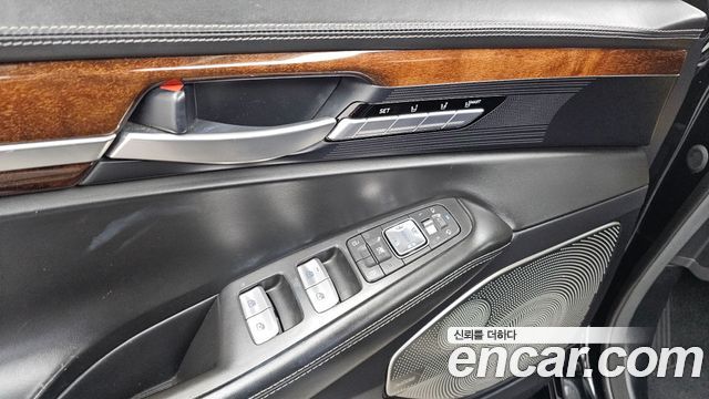 Genesis EQ900 5.0 GDI AWD Prestige 2016 — фото 36