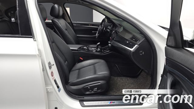 BMW 5 Series (F10) 530d xDrive M Aero Dynamic 2016 — фото 11