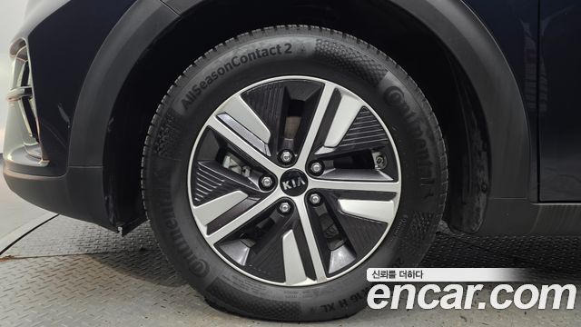 Kia Niro 1.6 HEV Noblesse Special 2020 — фото 5