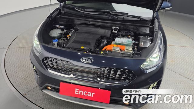 Kia Niro 1.6 HEV Noblesse Special 2020 — фото 6