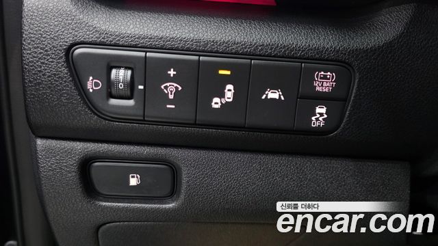 Kia Niro 1.6 HEV Noblesse Special 2020 — фото 13