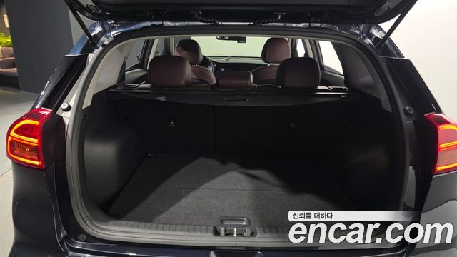 Kia Niro 1.6 HEV Noblesse Special 2020 — фото 20