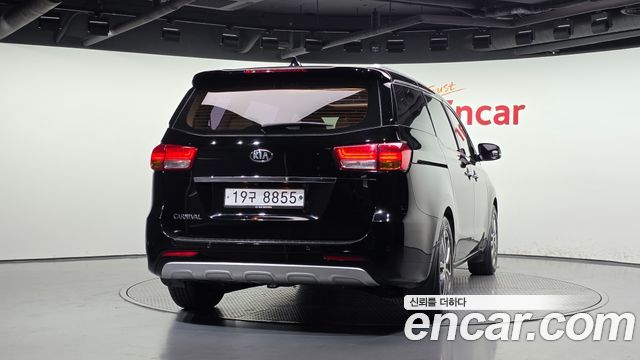 Kia Carnival 9-seater Prestige 2017 — фото 4