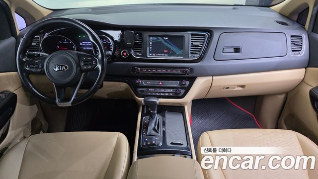 Kia Carnival 9-seater Prestige 2017 — фото 7