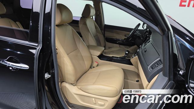Kia Carnival 9-seater Prestige 2017 — фото 11