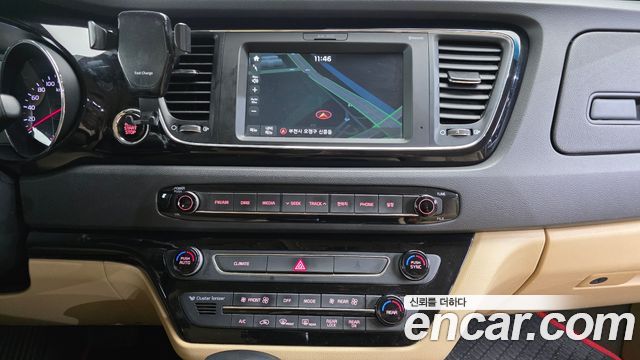Kia Carnival 9-seater Prestige 2017 — фото 14
