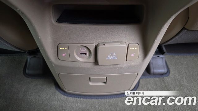 Kia Carnival 9-seater Prestige 2017 — фото 19
