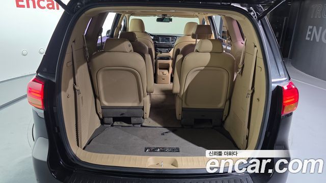 Kia Carnival 9-seater Prestige 2017 — фото 20