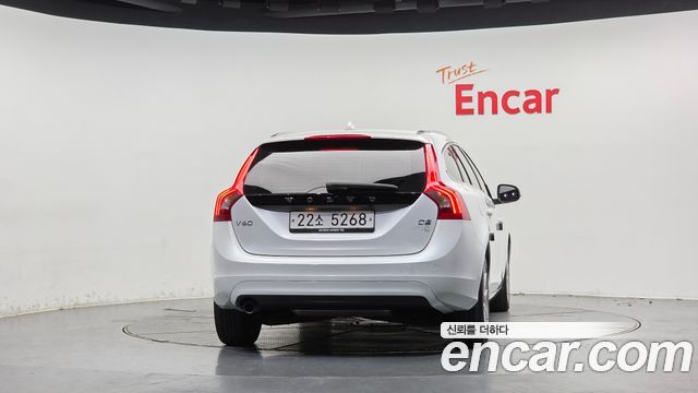 Volvo V60 D2 1st 2015 — фото 4