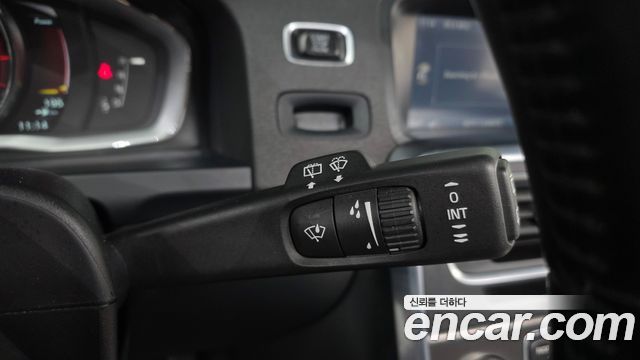 Volvo V60 D2 1st 2015 — фото 27