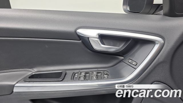 Volvo V60 D2 1st 2015 — фото 28